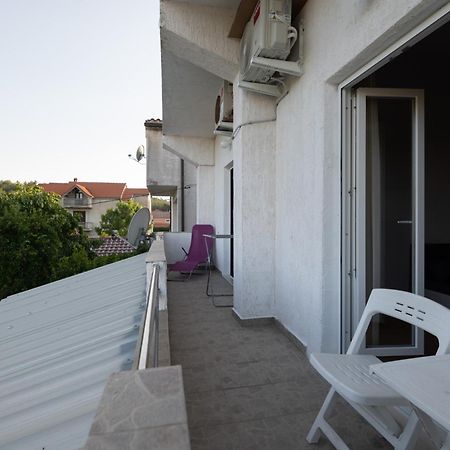 Marina'S Apartments Ražanac Quarto foto