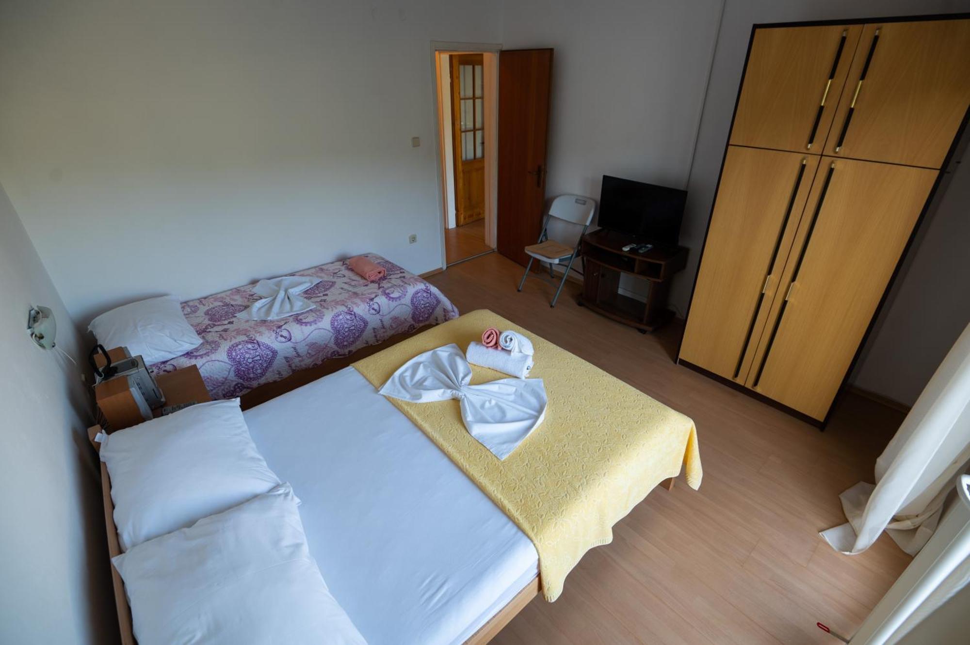 Marina'S Apartments Ražanac Quarto foto